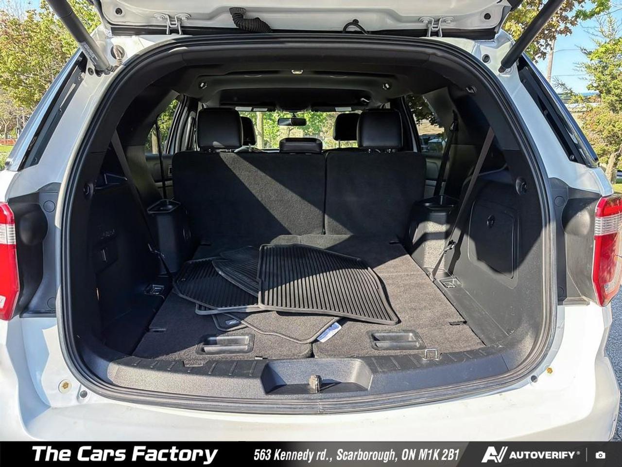 2017 Ford Explorer XLT 4WD Leather/ Apple CarPlay/ No Accident! Photo
