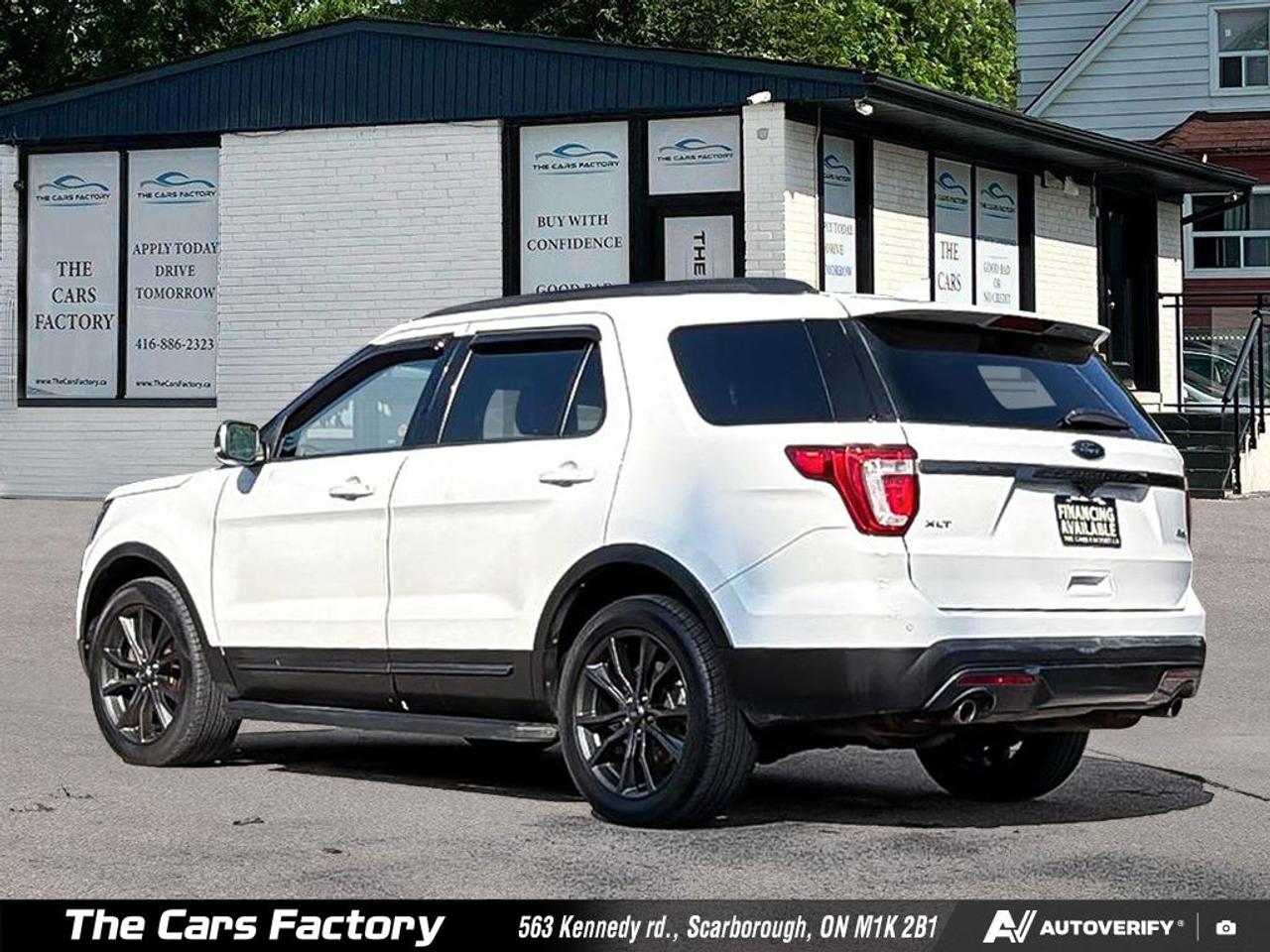 2017 Ford Explorer XLT 4WD Leather/ Apple CarPlay/ No Accident! Photo4