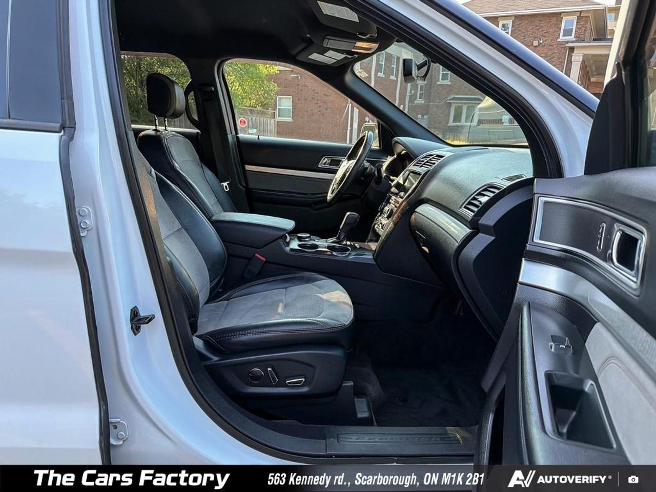 2017 Ford Explorer XLT 4WD Leather/ Apple CarPlay/ No Accident! Photo
