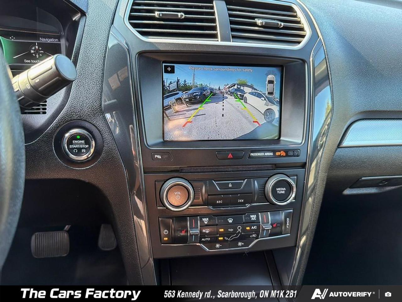 2017 Ford Explorer XLT 4WD Leather/ Apple CarPlay/ No Accident! Photo