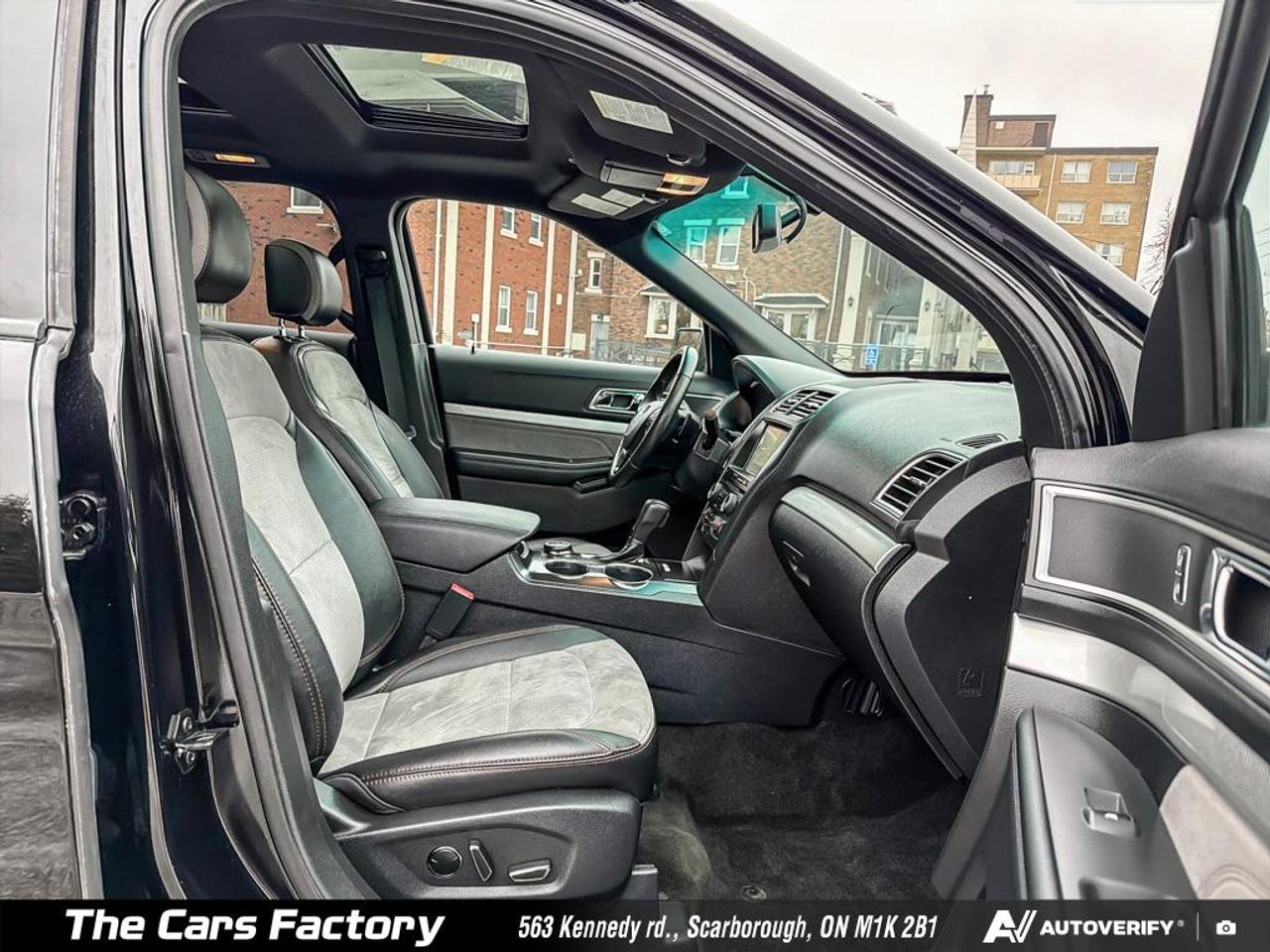 2017 Ford Explorer XLT 4WD Leather/ Apple Carplay / No Accident! Photo