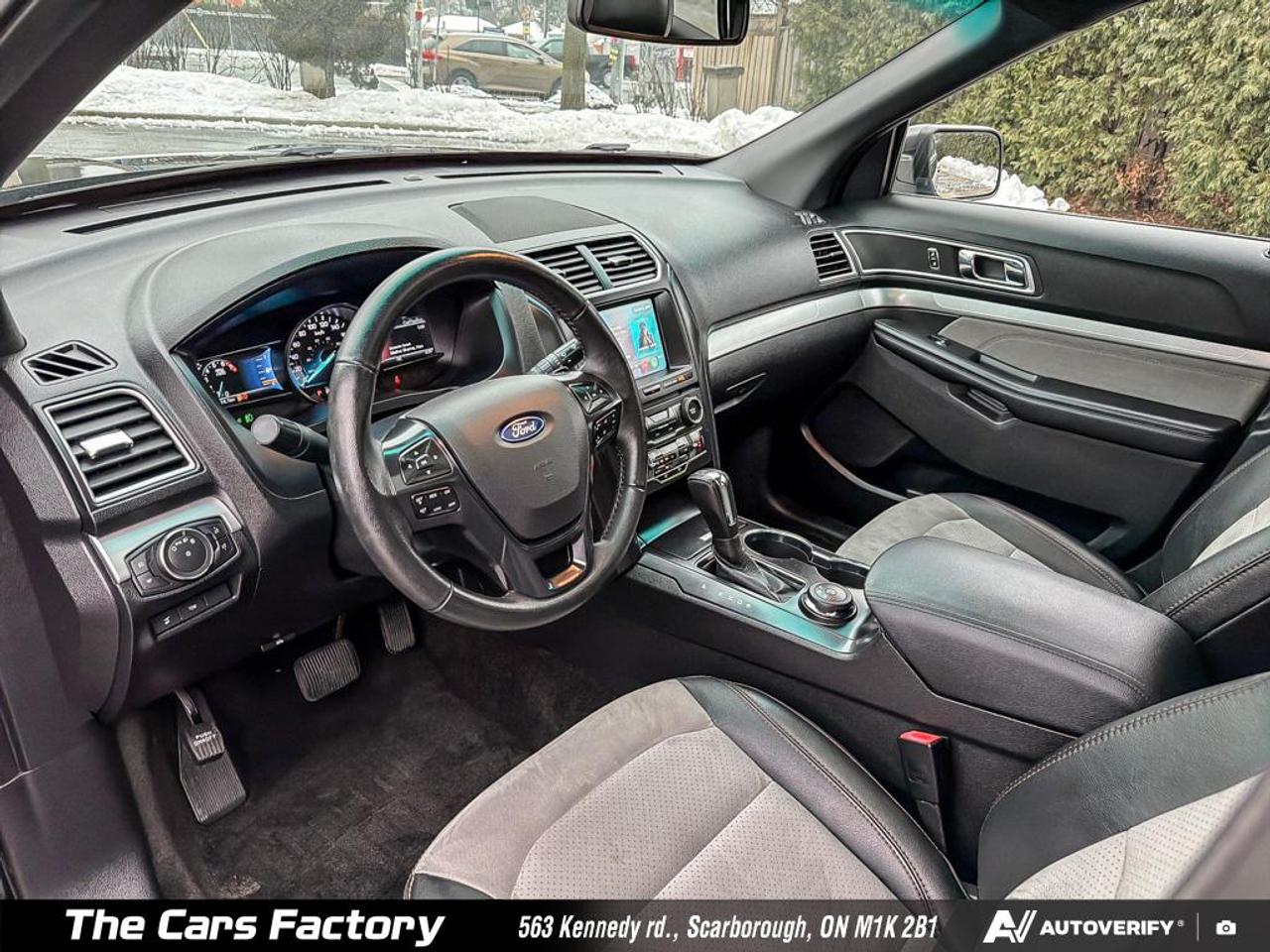 2017 Ford Explorer XLT 4WD Leather/ Apple Carplay / No Accident! Photo