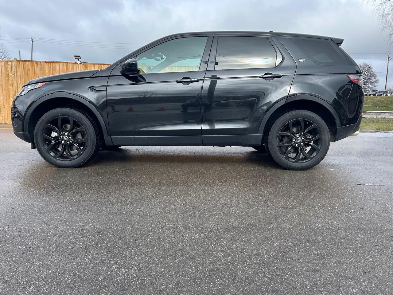 2016 Land Rover Discovery Sport HSE Photo
