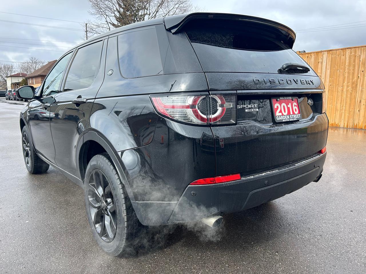 2016 Land Rover Discovery Sport HSE Photo