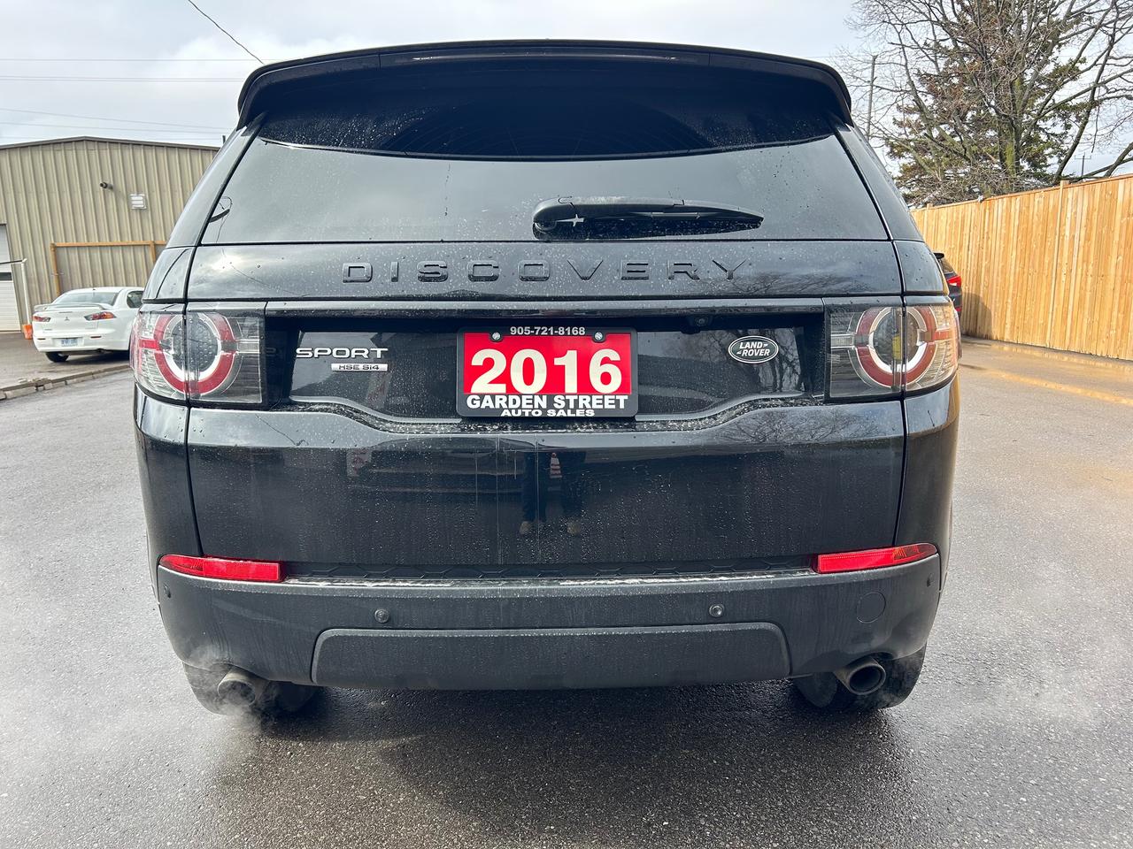 2016 Land Rover Discovery Sport HSE Photo