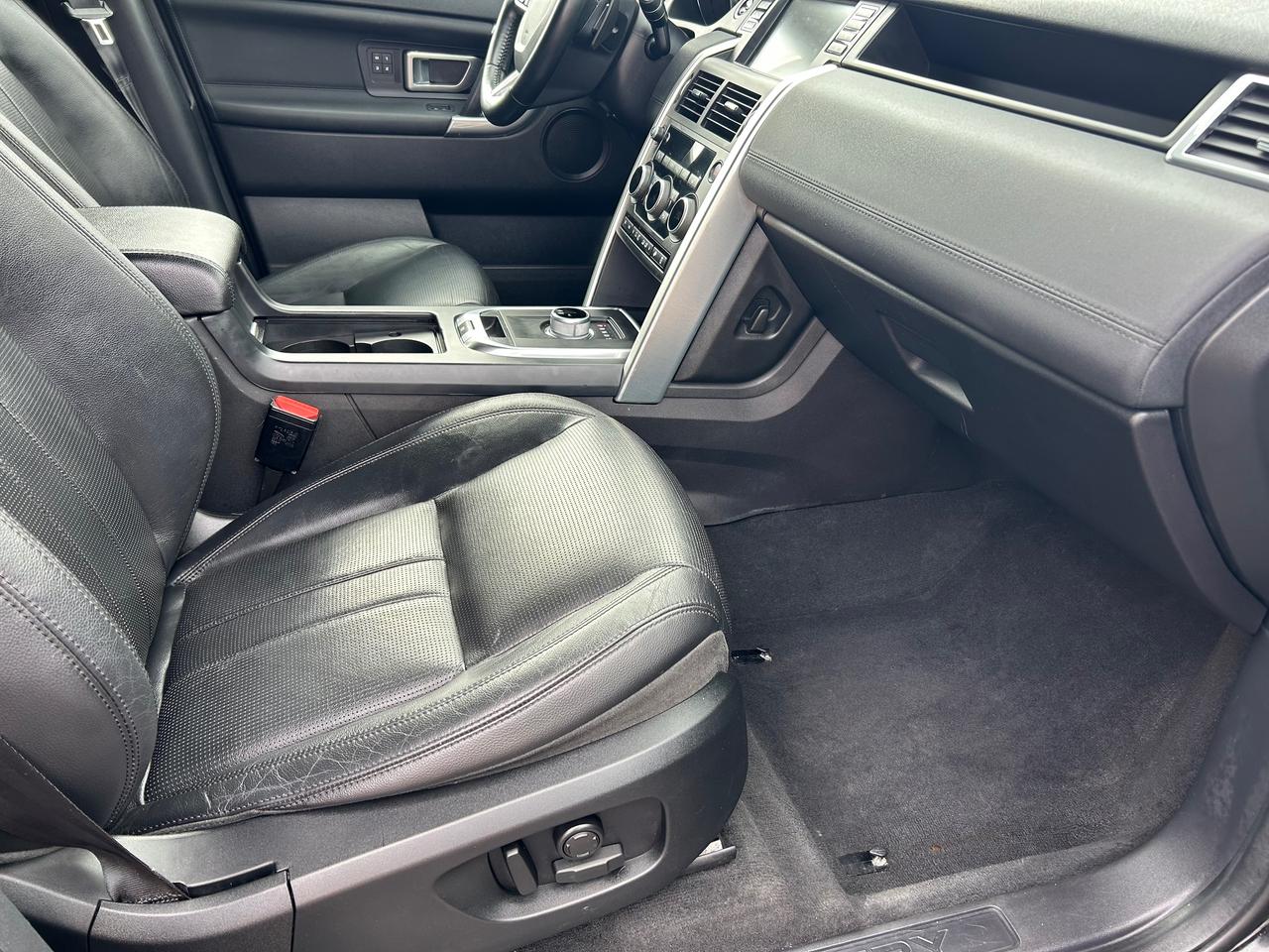 2016 Land Rover Discovery Sport HSE Photo