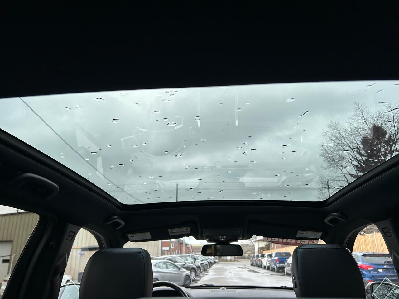 2016 Land Rover Discovery Sport HSE Photo