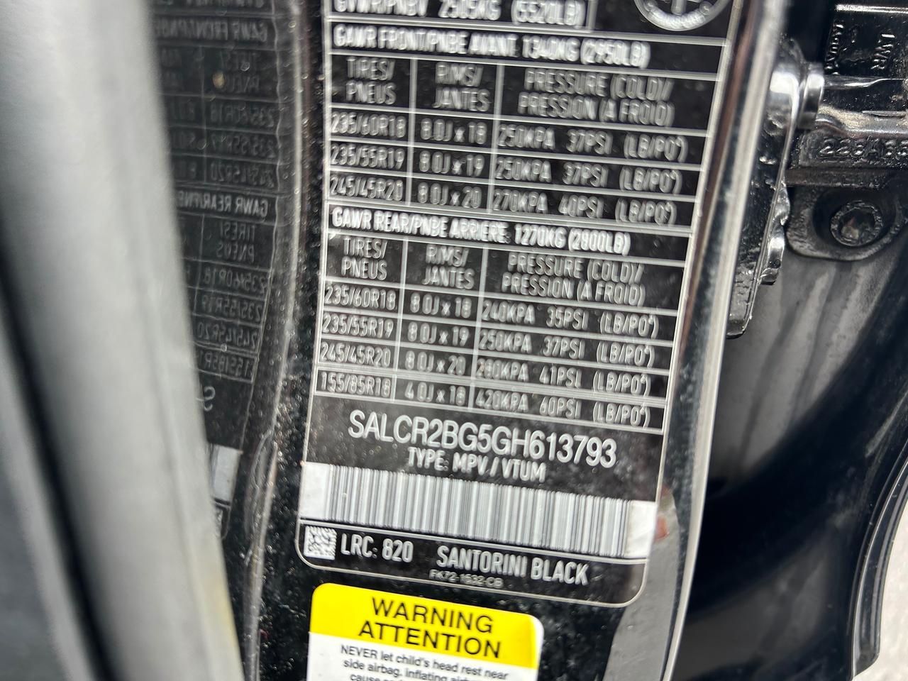 2016 Land Rover Discovery Sport HSE Photo