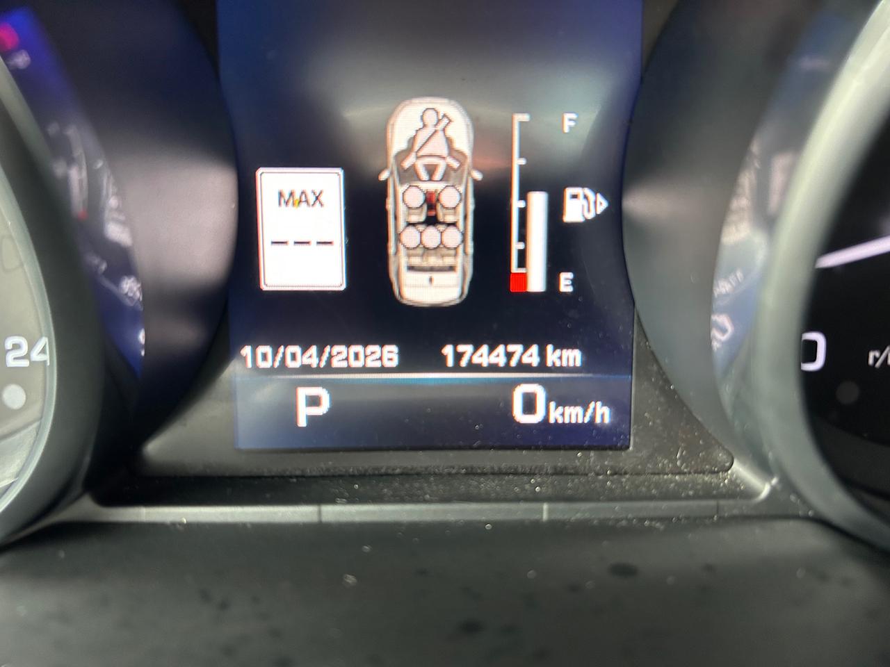 2016 Land Rover Discovery Sport HSE Photo