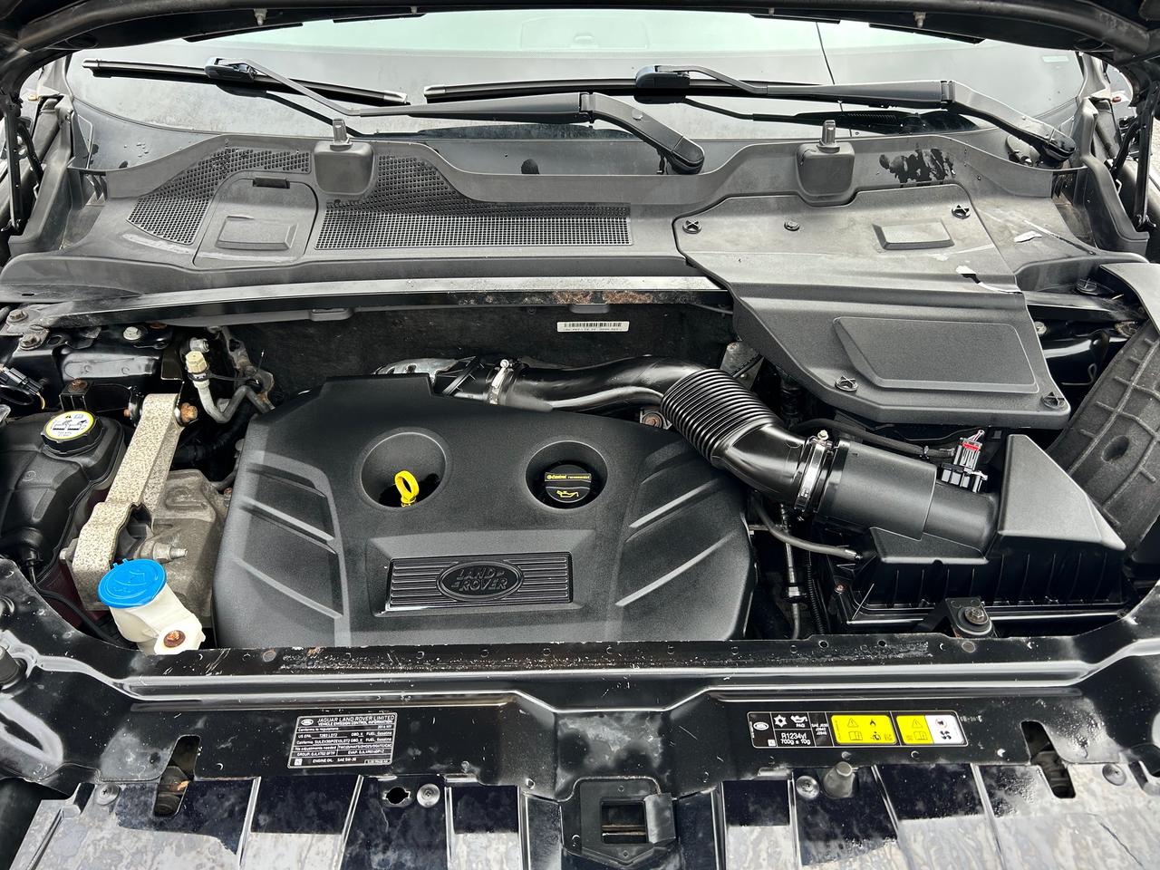2016 Land Rover Discovery Sport HSE Photo