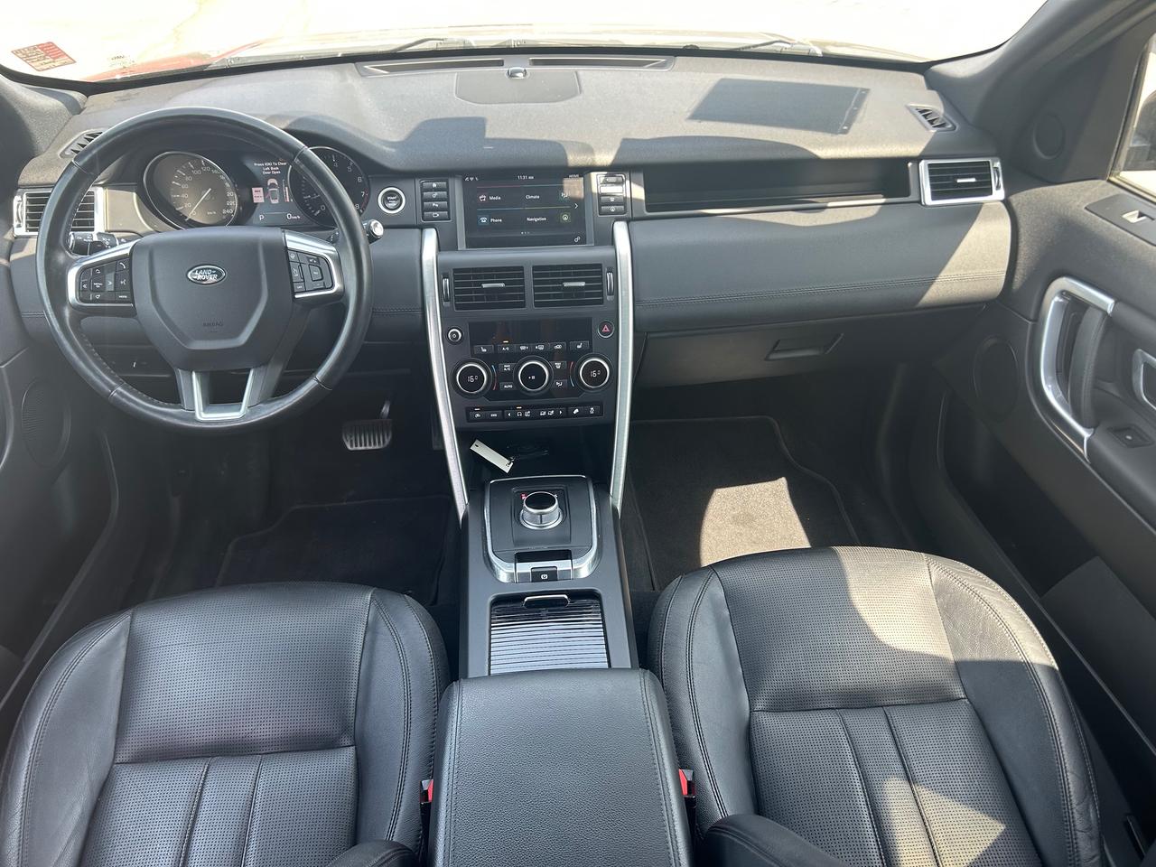 2016 Land Rover Discovery Sport HSE Photo