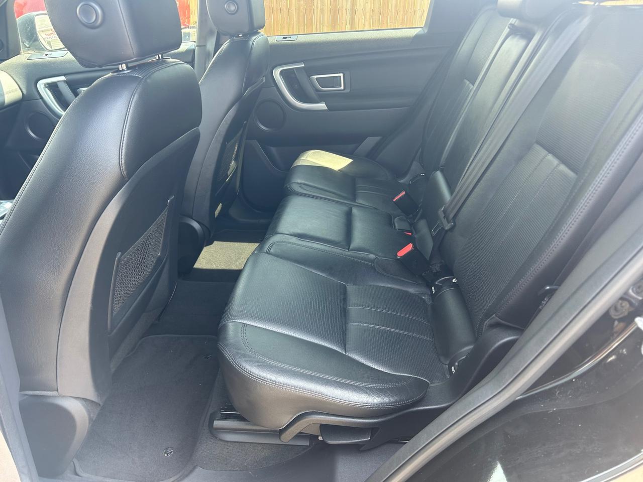 2016 Land Rover Discovery Sport HSE Photo