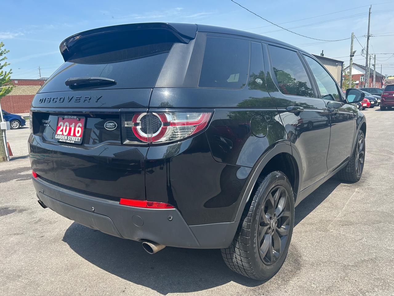 2016 Land Rover Discovery Sport HSE Photo