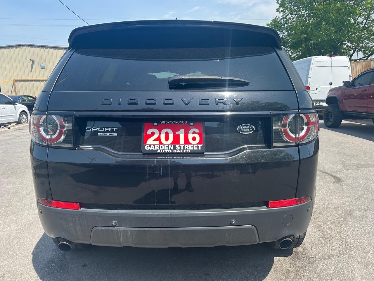 2016 Land Rover Discovery Sport HSE Photo