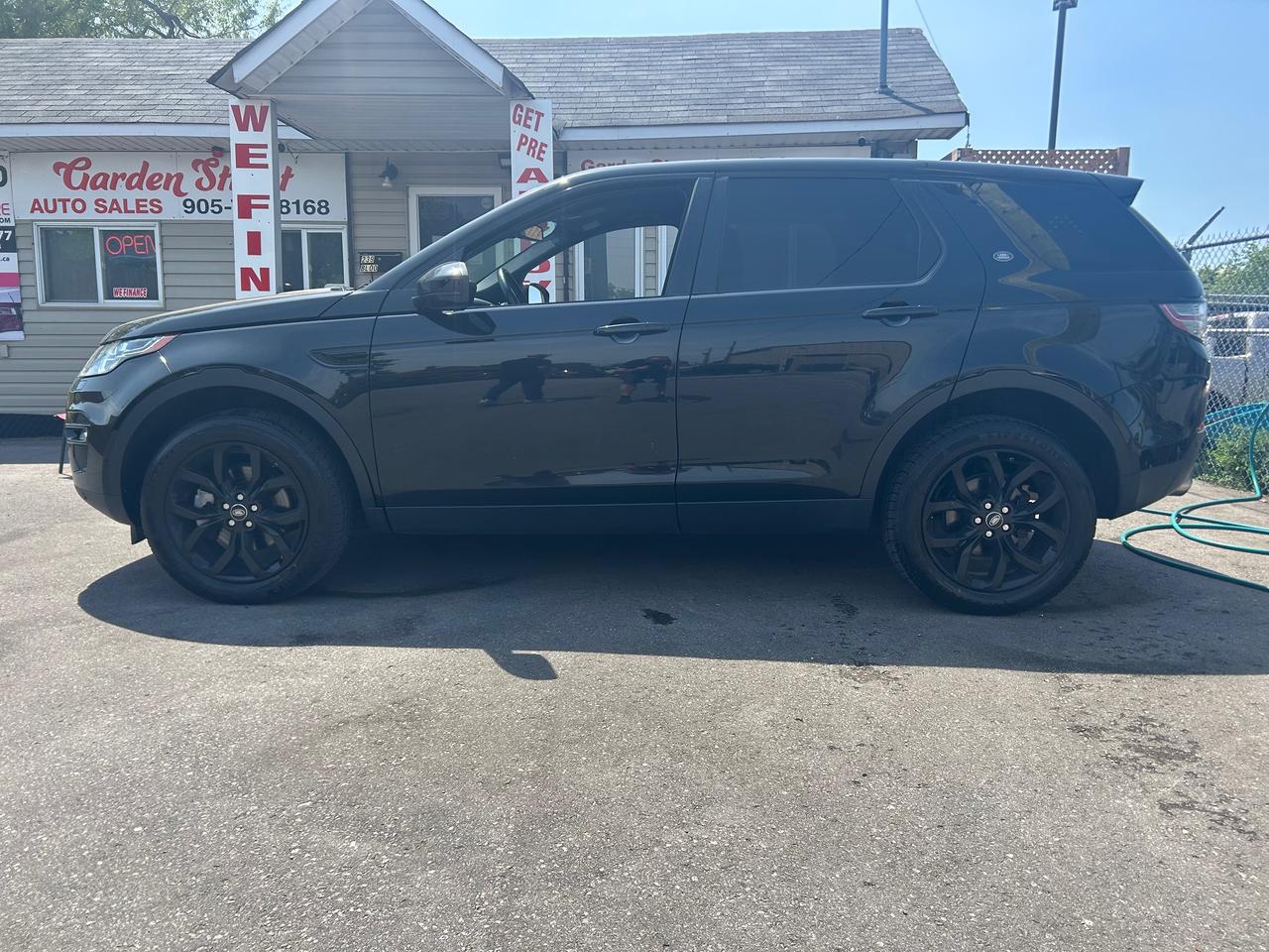 2016 Land Rover Discovery Sport HSE Photo