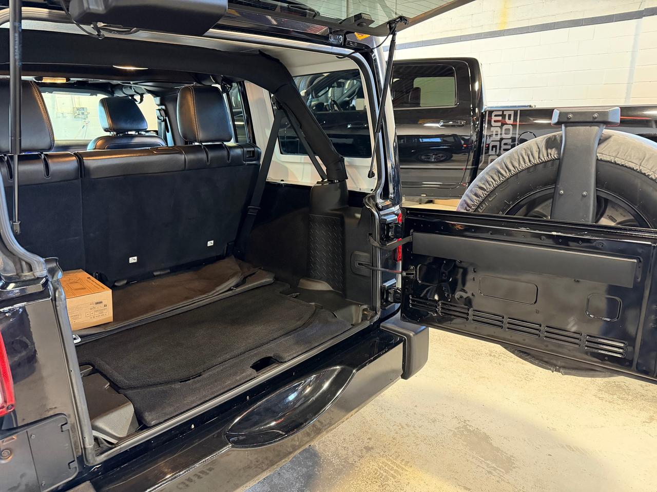 2018 Jeep Wrangler SAHARA UNLIMITED JK | APPLE CARPLAY | NAVI |HEATED Photo