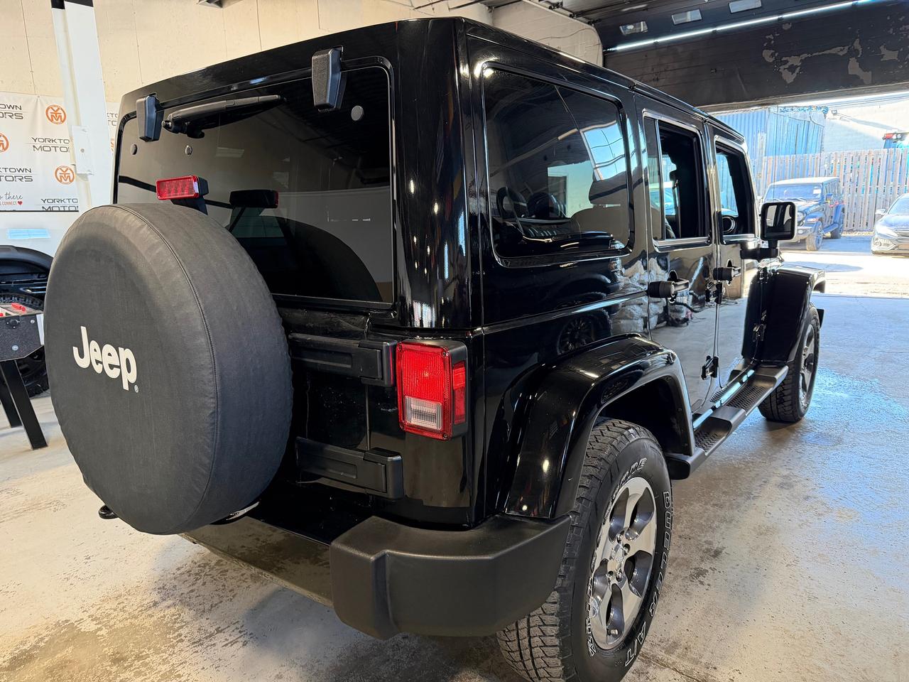 2018 Jeep Wrangler SAHARA UNLIMITED JK | APPLE CARPLAY | NAVI |HEATED Photo