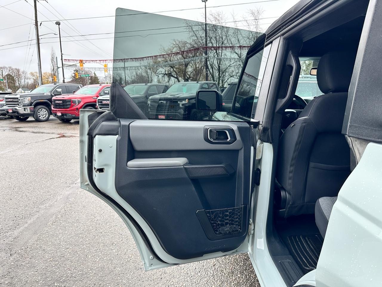 2022 Ford Bronco BigBend4X4 HTD-Cloth SoftTop FM/XM DriverAssists Photo