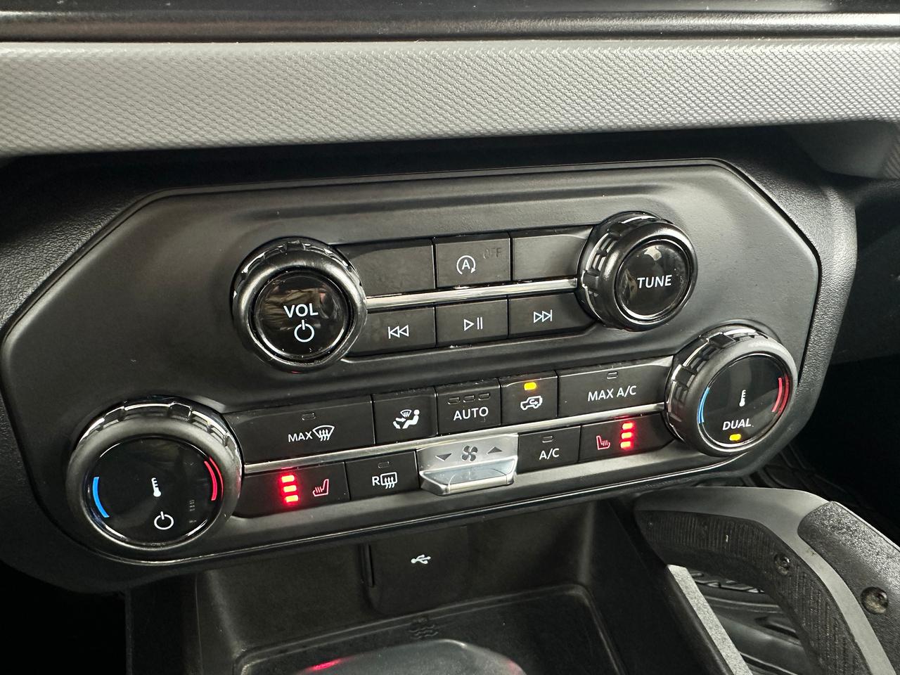 2022 Ford Bronco BigBend4X4 HTD-Cloth SoftTop FM/XM DriverAssists Photo