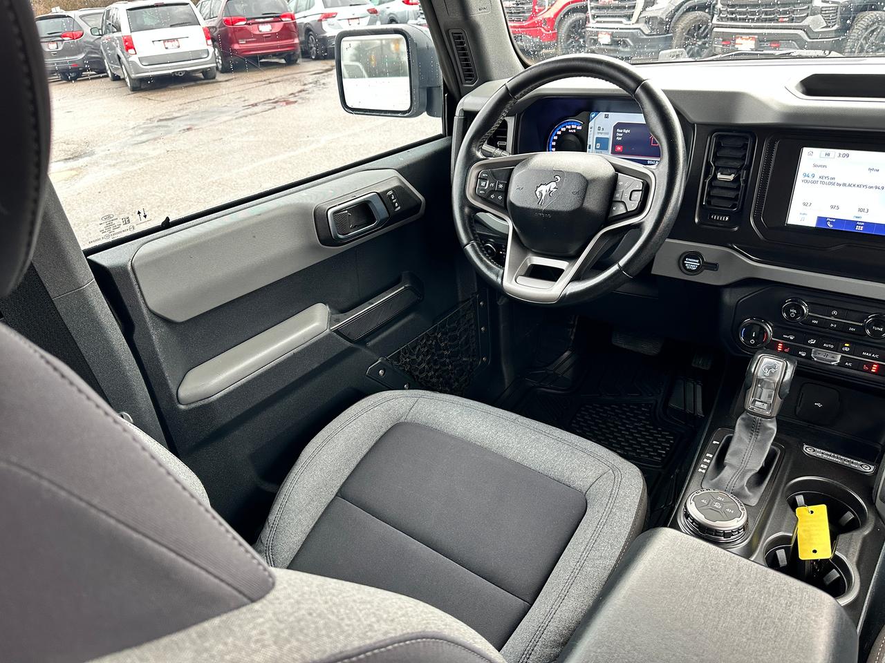 2022 Ford Bronco BigBend4X4 HTD-Cloth SoftTop FM/XM DriverAssists Photo