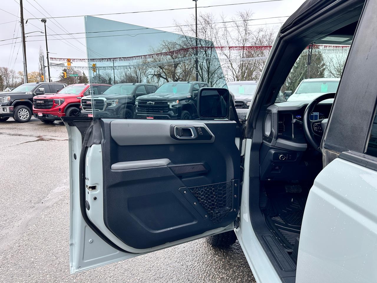 2022 Ford Bronco BigBend4X4 HTD-Cloth SoftTop FM/XM DriverAssists Photo