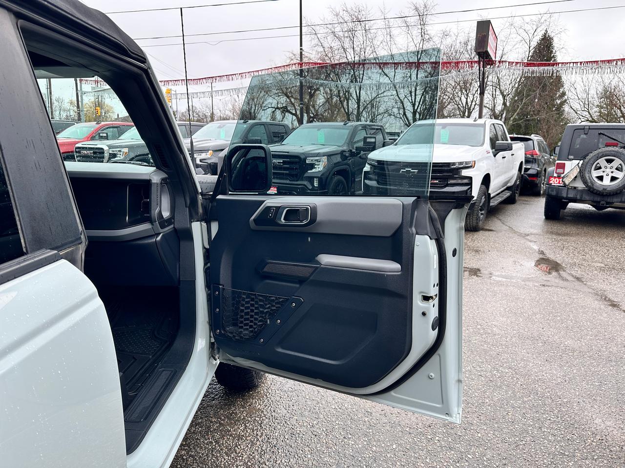 2022 Ford Bronco BigBend4X4 HTD-Cloth SoftTop FM/XM DriverAssists Photo
