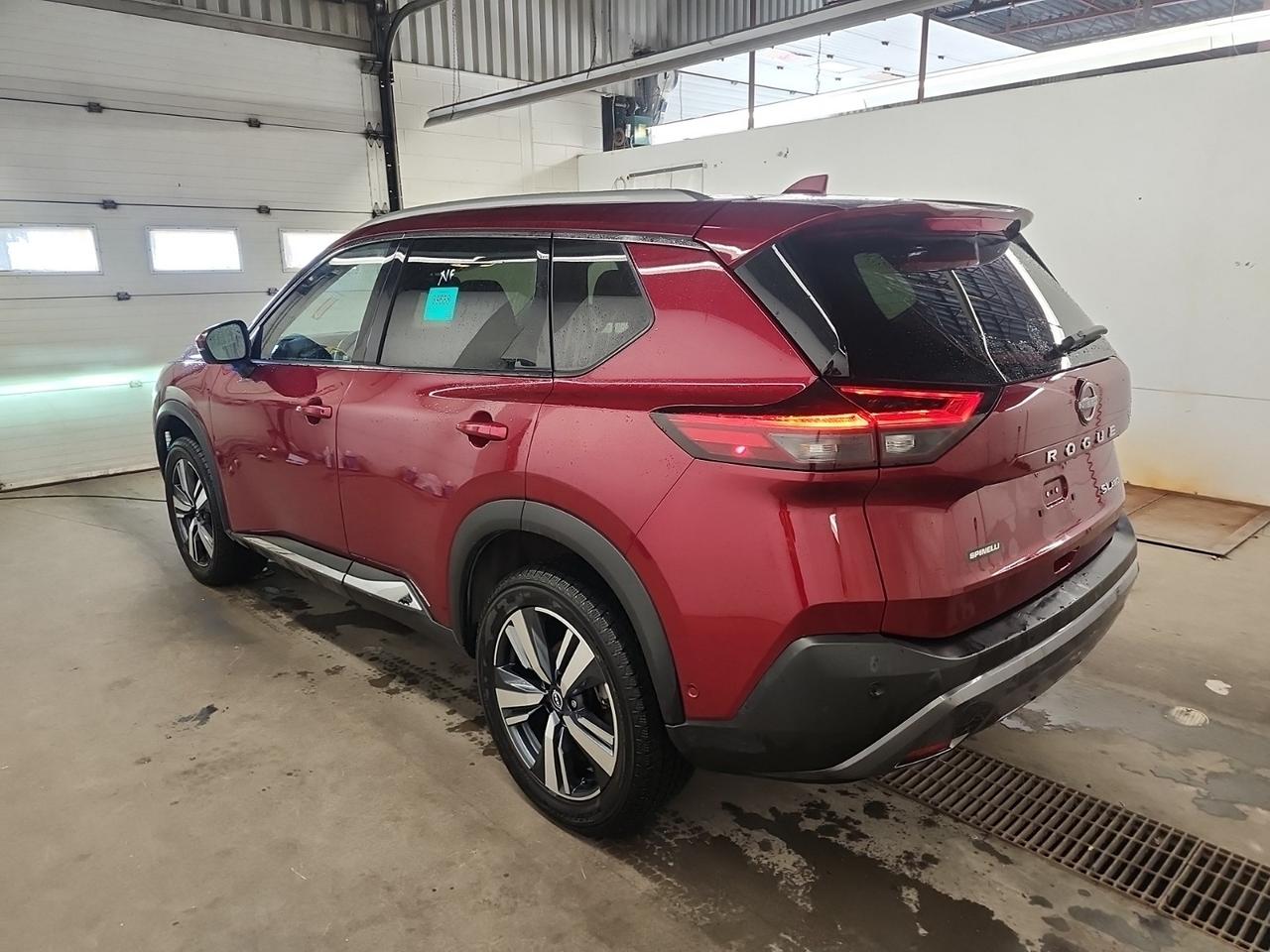 2023 Nissan Rogue SL Photo3