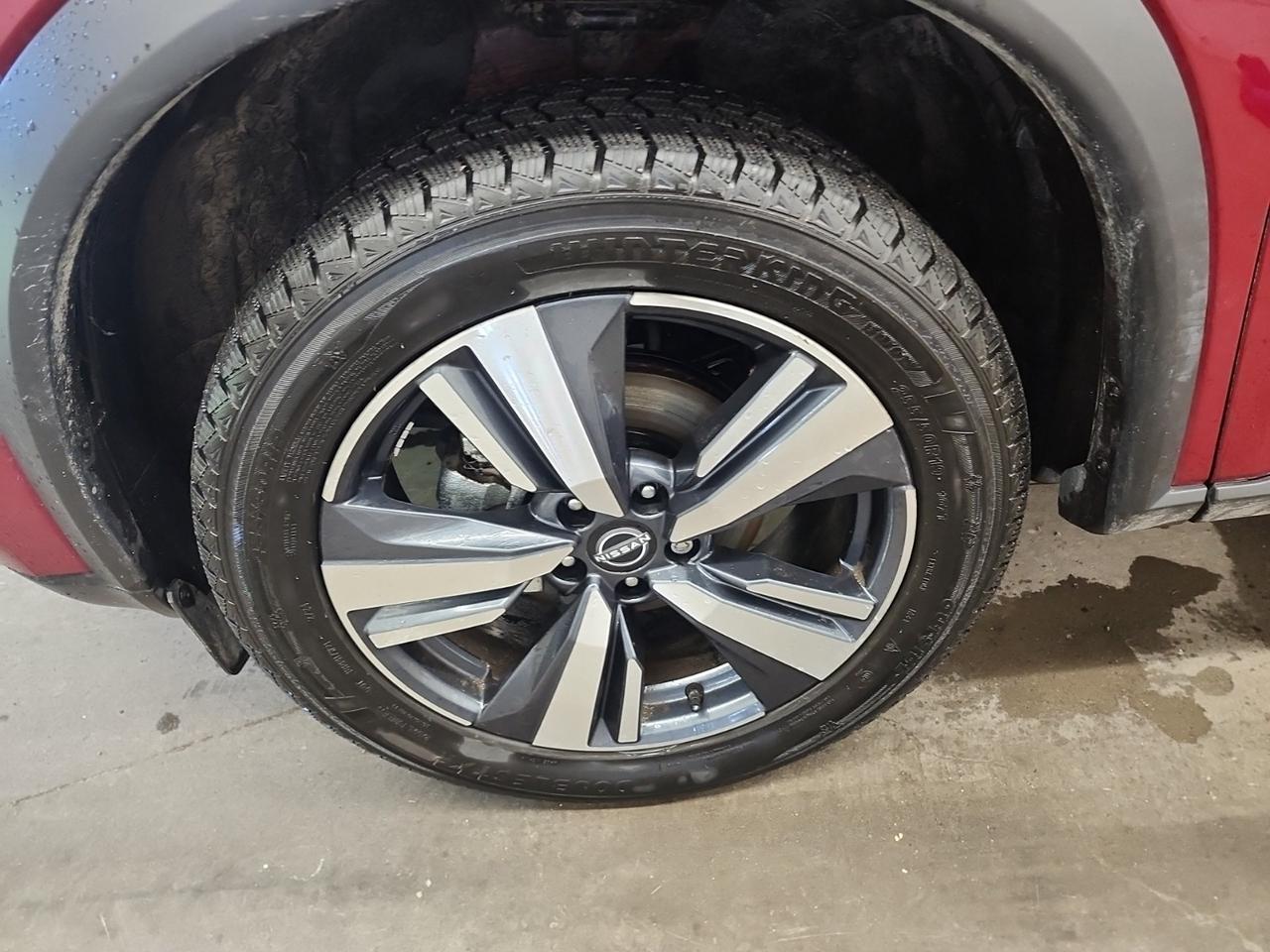 2023 Nissan Rogue SL Photo