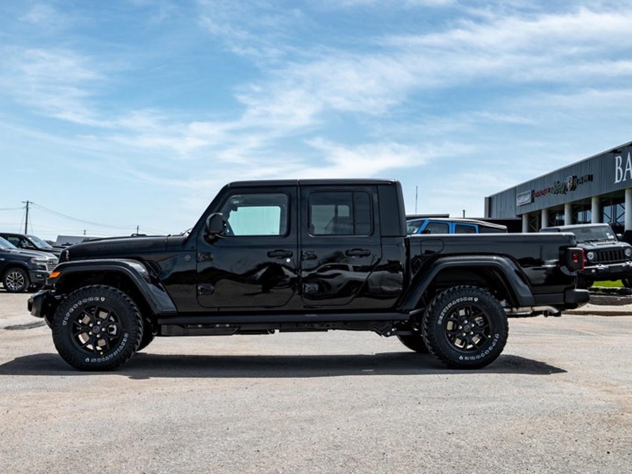 2026 Jeep Gladiator Willys Photo4
