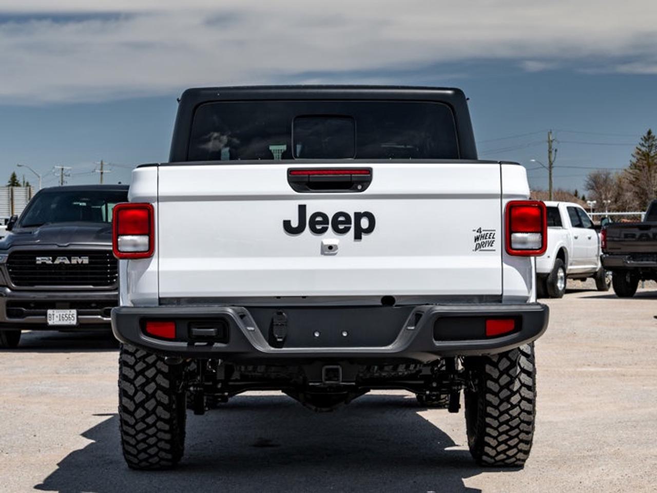 2026 Jeep Gladiator Willys Photo