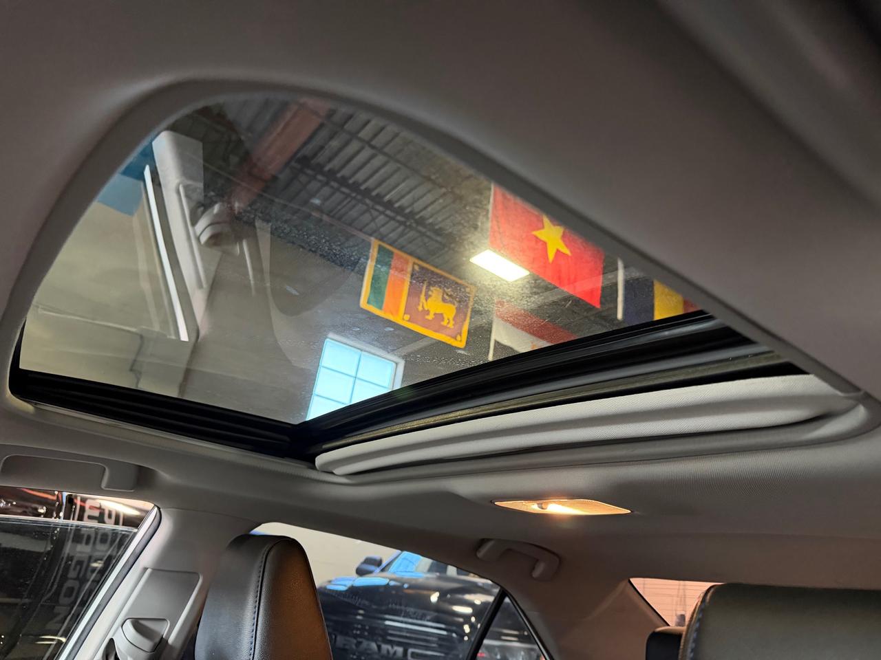 2019 Toyota Corolla XSE | HEATED SEATS | HEATED STEERING| LEATHER Photo