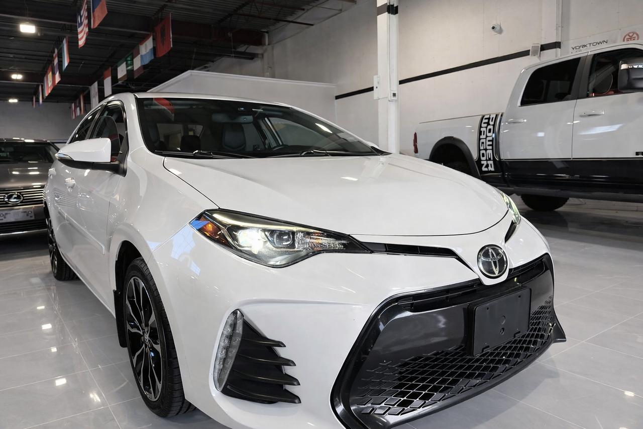2019 Toyota Corolla XSE | HEATED SEATS | HEATED STEERING| LEATHER Photo2