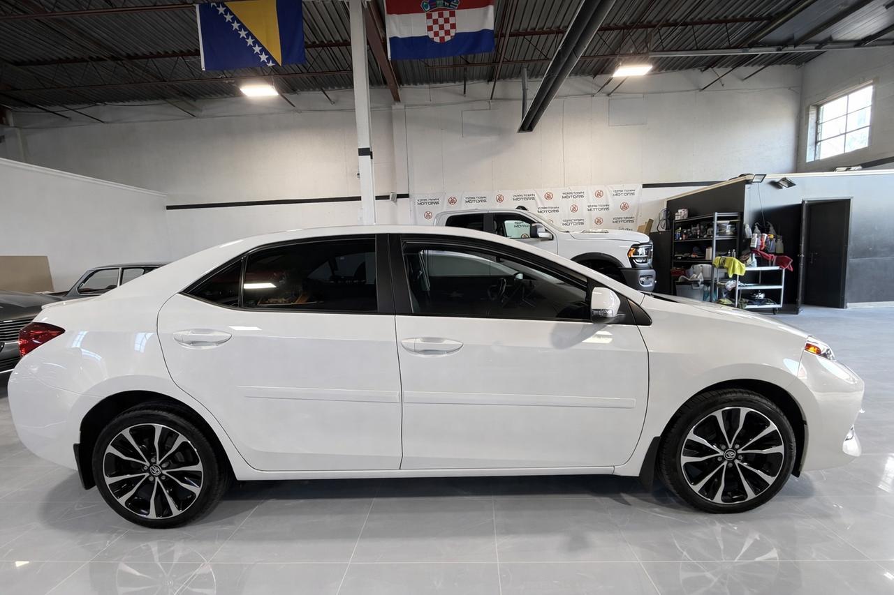 2019 Toyota Corolla XSE | HEATED SEATS | HEATED STEERING| LEATHER Photo3