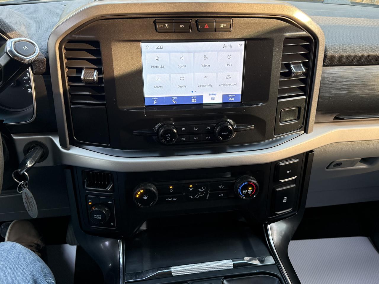 2021 Ford F-150 XLT Photo