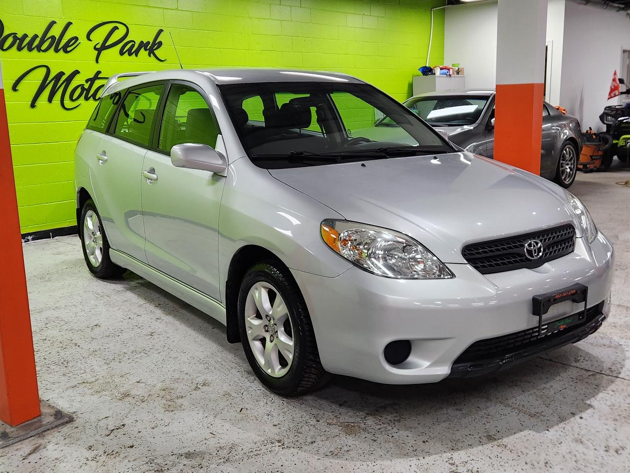 2006 Toyota Matrix XR ONE OWNER NO ACCIDENT SUPER CLEAN ORIGINAL Photo