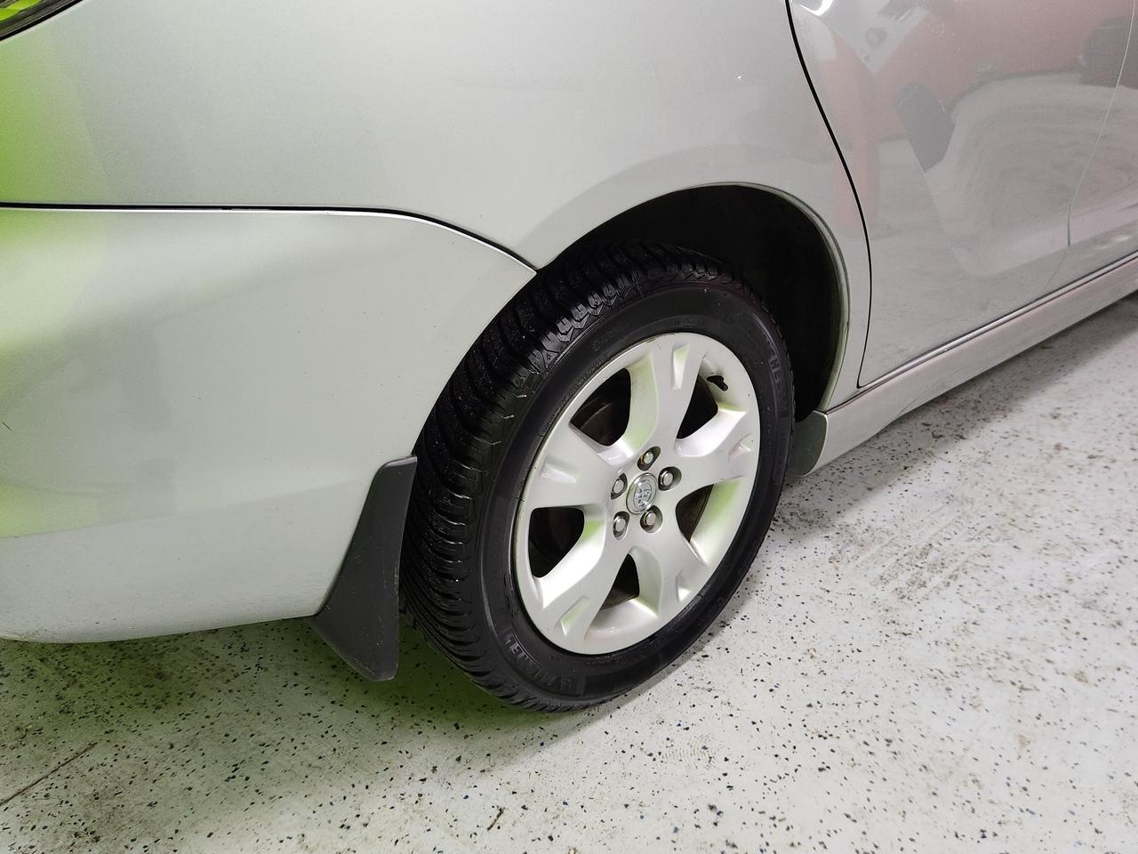 2006 Toyota Matrix XR ONE OWNER NO ACCIDENT SUPER CLEAN ORIGINAL Photo