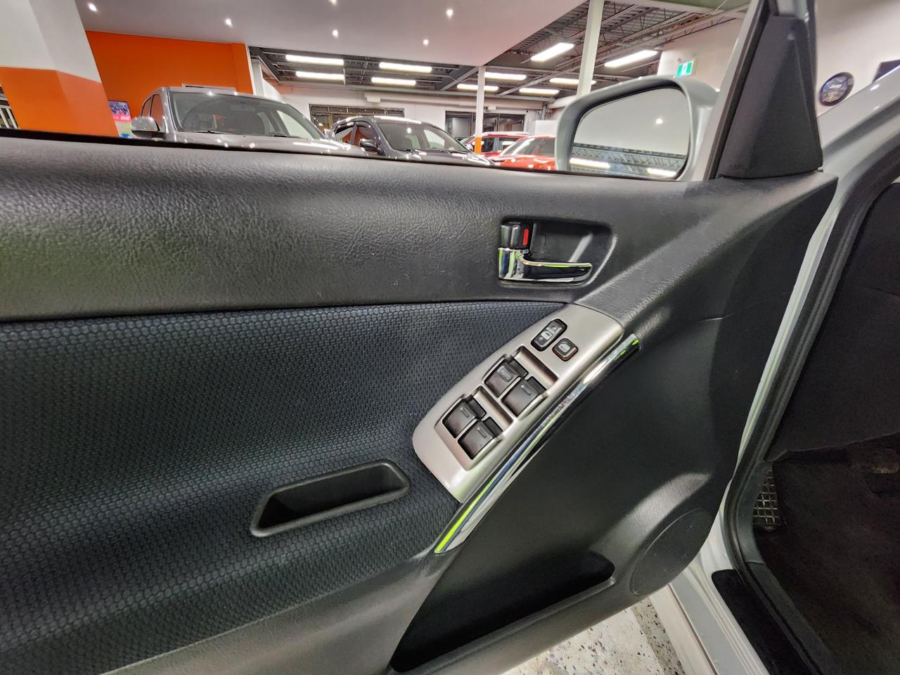 2006 Toyota Matrix XR ONE OWNER NO ACCIDENT SUPER CLEAN ORIGINAL Photo