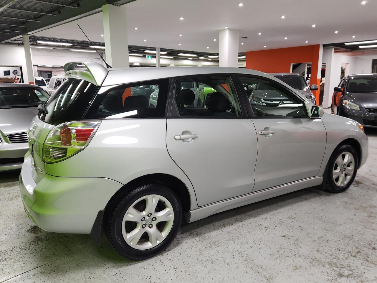 2006 Toyota Matrix XR ONE OWNER NO ACCIDENT SUPER CLEAN ORIGINAL Photo
