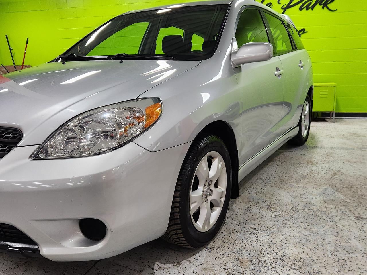 2006 Toyota Matrix XR ONE OWNER NO ACCIDENT SUPER CLEAN ORIGINAL Photo