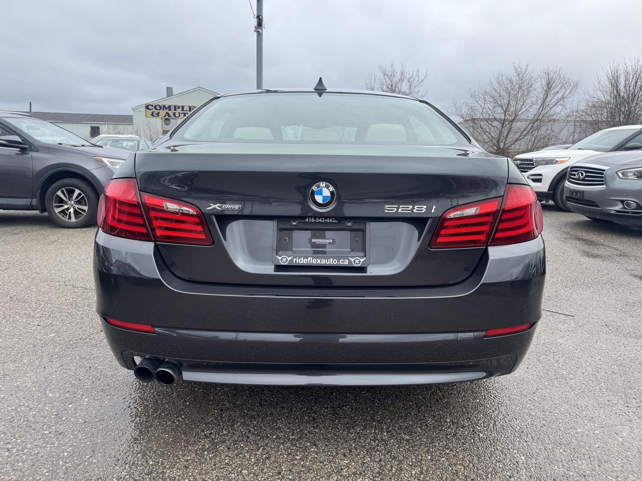 2013 BMW 5 Series 528i xDrive Photo