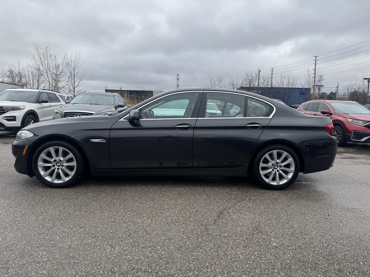 2013 BMW 5 Series 528i xDrive Photo