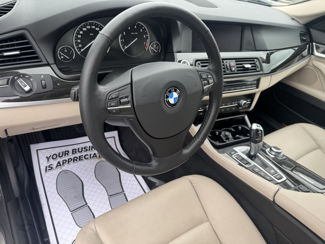 2013 BMW 5 Series 528i xDrive Photo