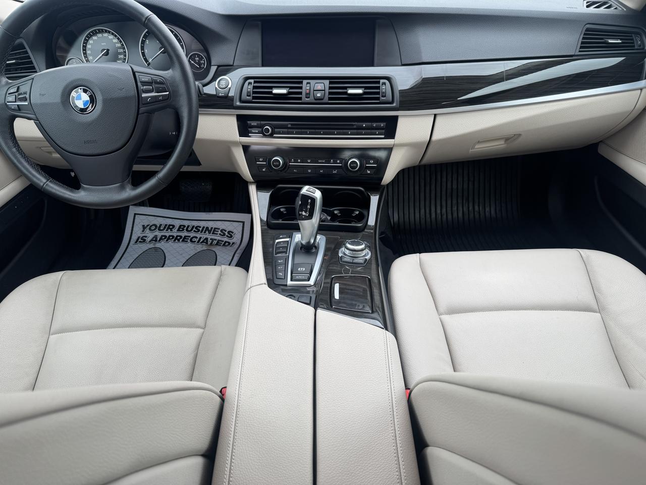 2013 BMW 5 Series 528i xDrive Photo