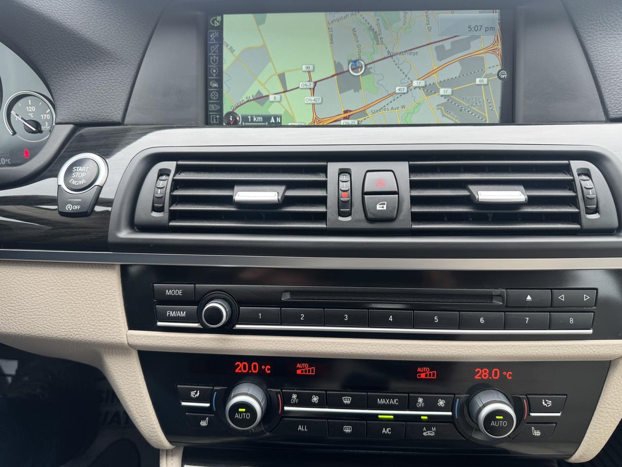 2013 BMW 5 Series 528i xDrive Photo