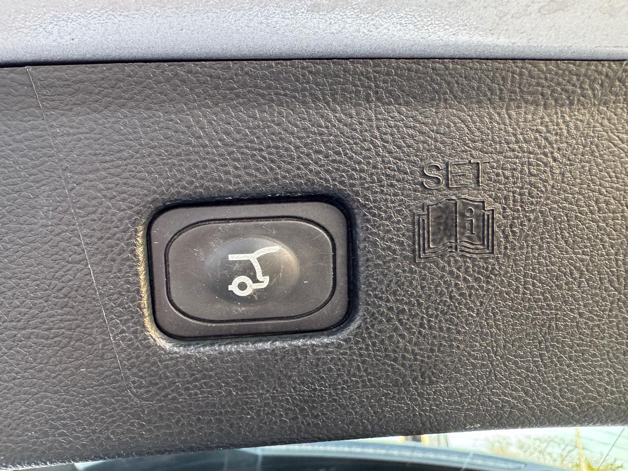 2021 Ford Edge SEL+ApplePlay+Remote Start+CLEAN CARFAX Photo2
