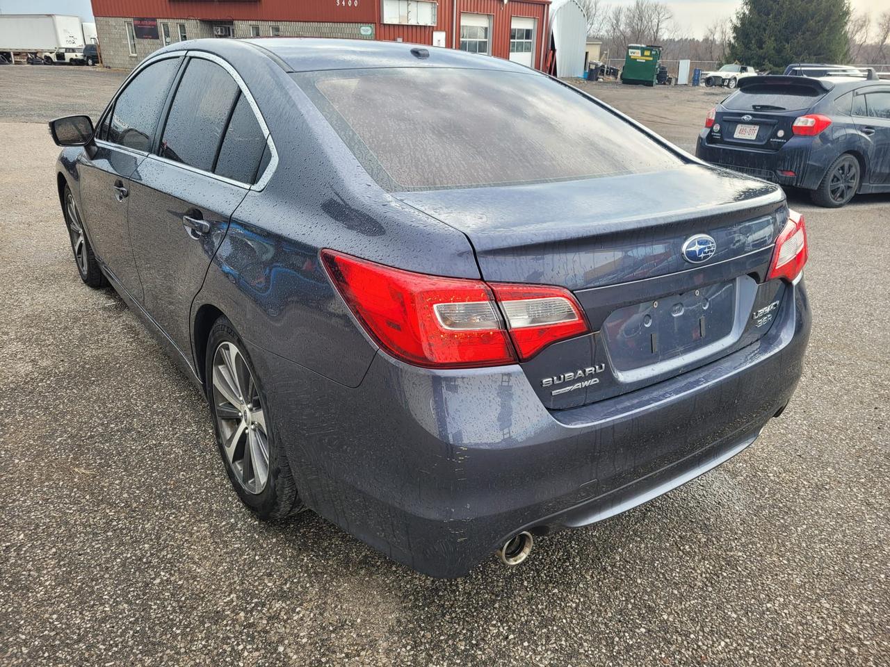 2016 Subaru Legacy 4dr Sdn CVT 3.6R w/Limited & Tech Pkg Photo3
