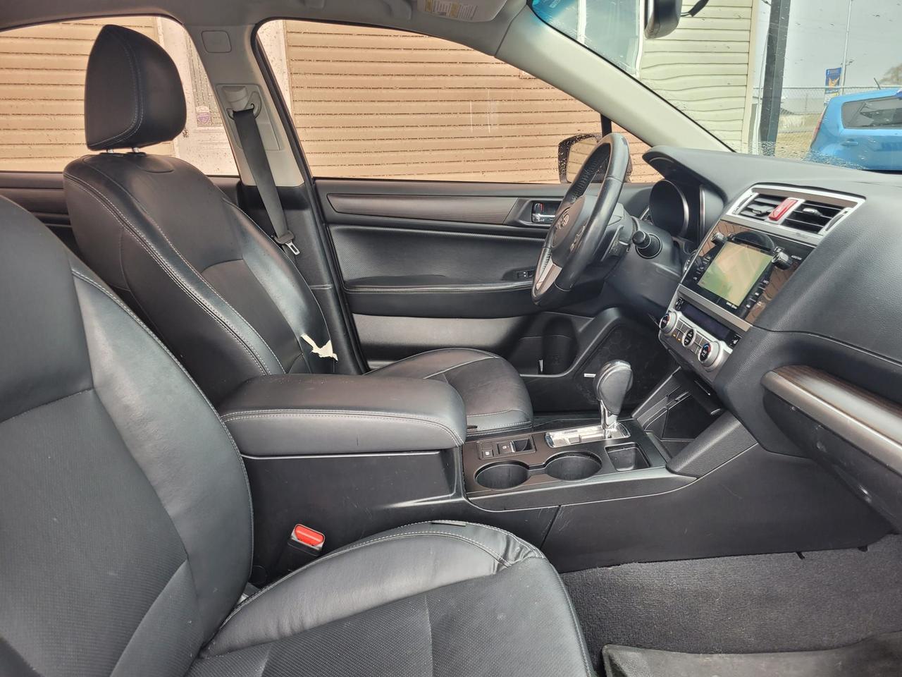 2016 Subaru Legacy 4dr Sdn CVT 3.6R w/Limited & Tech Pkg Photo