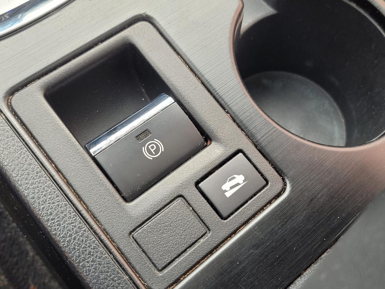 2016 Subaru Legacy 4dr Sdn CVT 3.6R w/Limited & Tech Pkg Photo