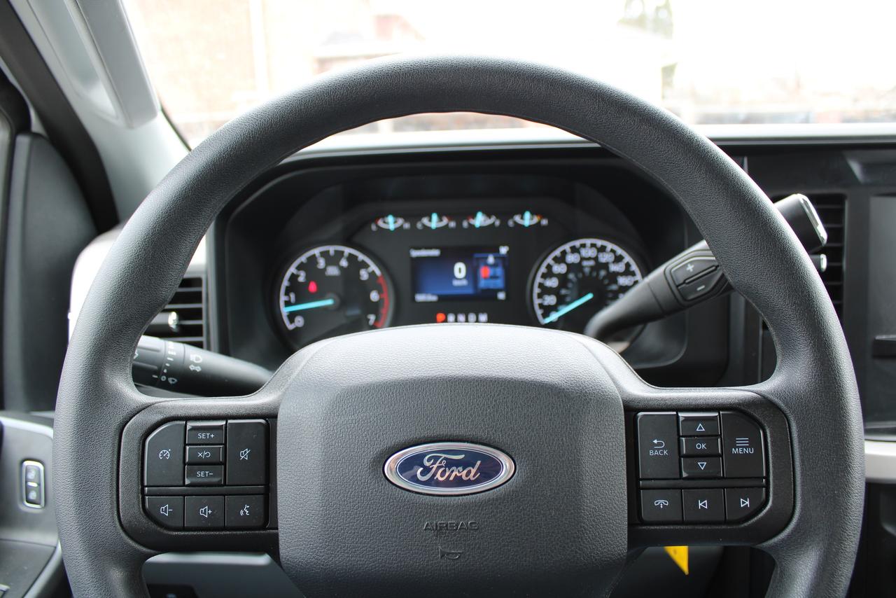 2025 Ford SUPER DUTY F-250 SRW XLT 4WD Crew Cab 8' Box Photo