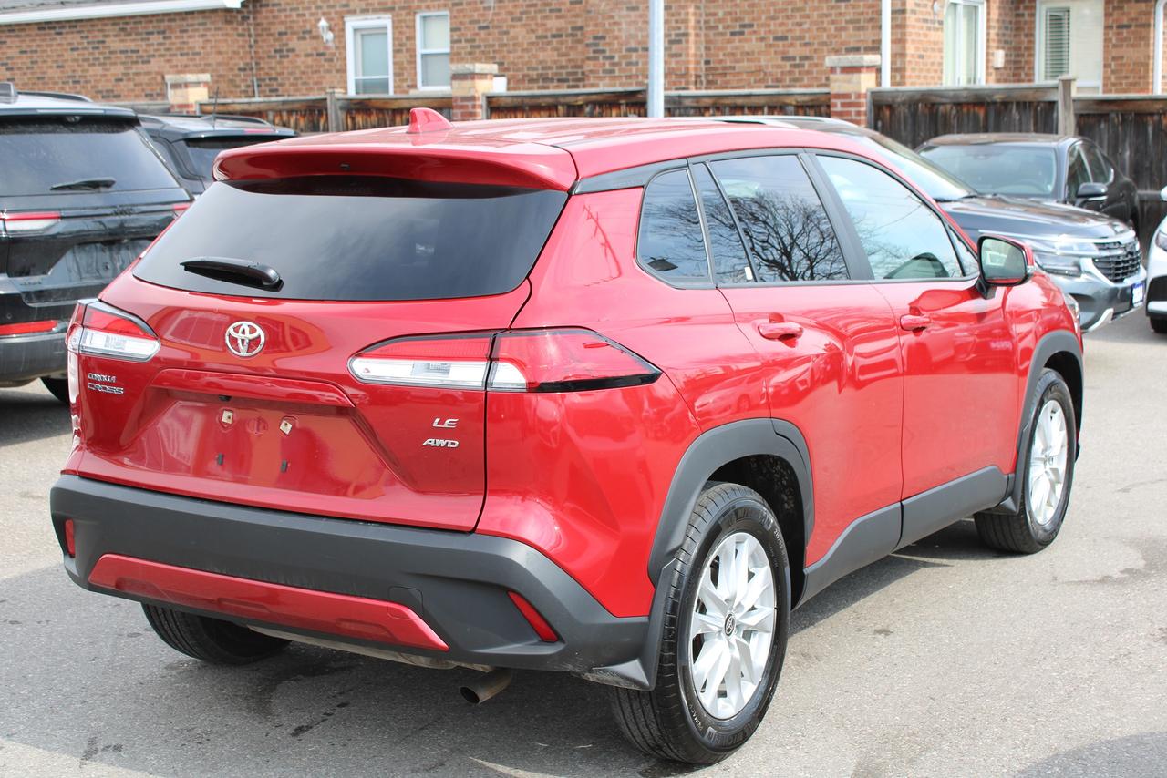 2024 Toyota Corolla Cross LE AWD Photo